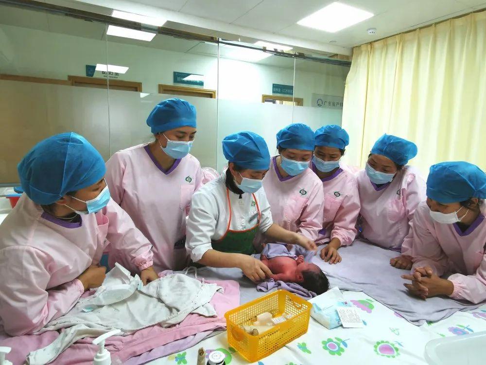 张掖妇婴监护型护送
